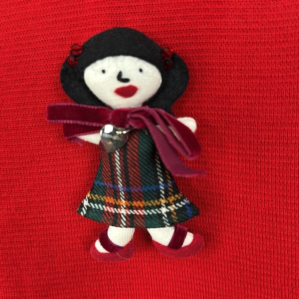 Dolce & Gabbana Tartan Plaid Dress with Doll Broach. Size 9/10. - Picture 5 of 13